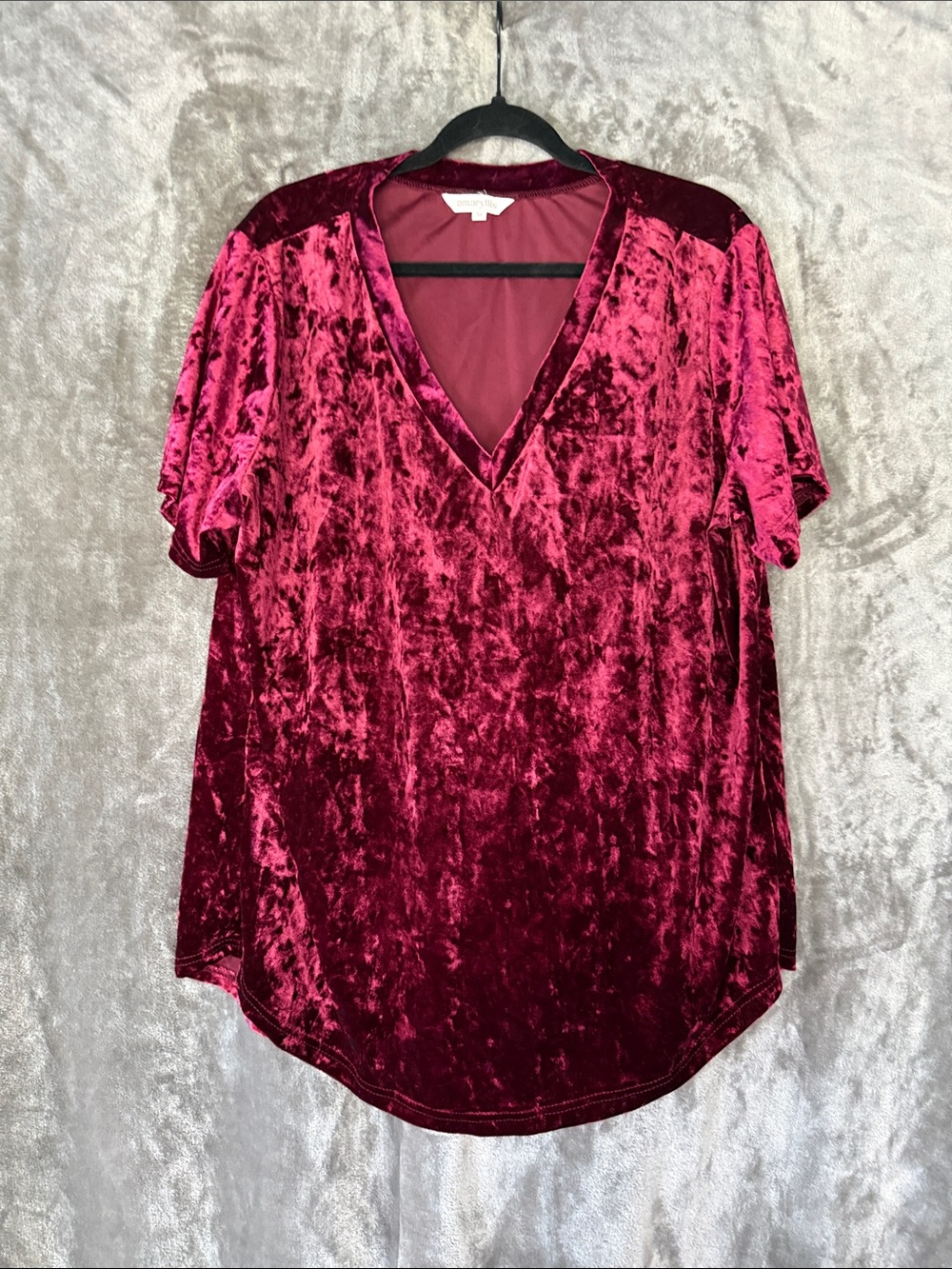 Amaryllis Crushed Velvet V-Neck Blouse in Burgundy